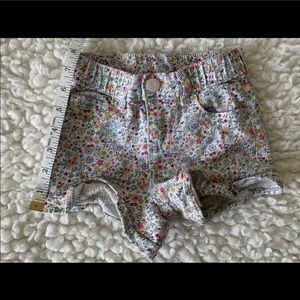 Gap gap shorts size 5T